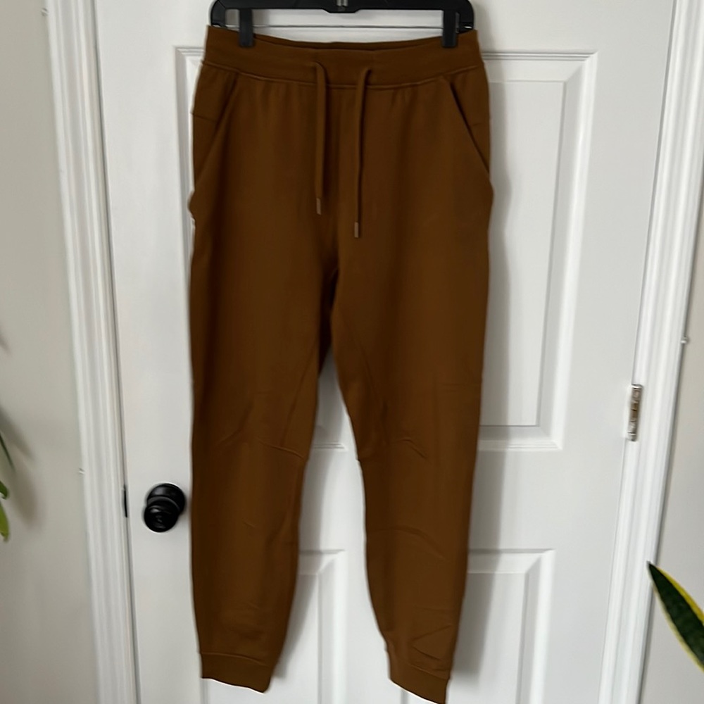 Lululemon joggers size M